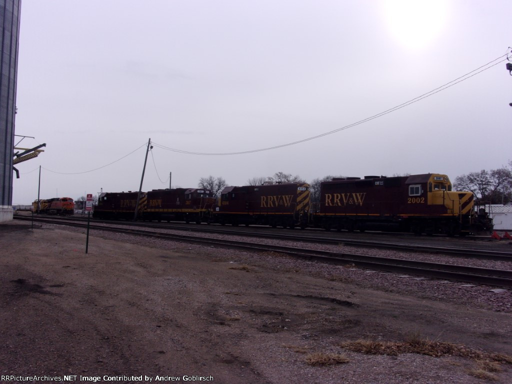 RRVW 2002, 4104, 2017, 4100, BNSF 6172 + TCWR 4301